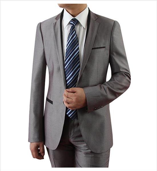 怎樣根據(jù)不同場(chǎng)合選擇西服定制版型？需要注意哪些細(xì)節(jié)？